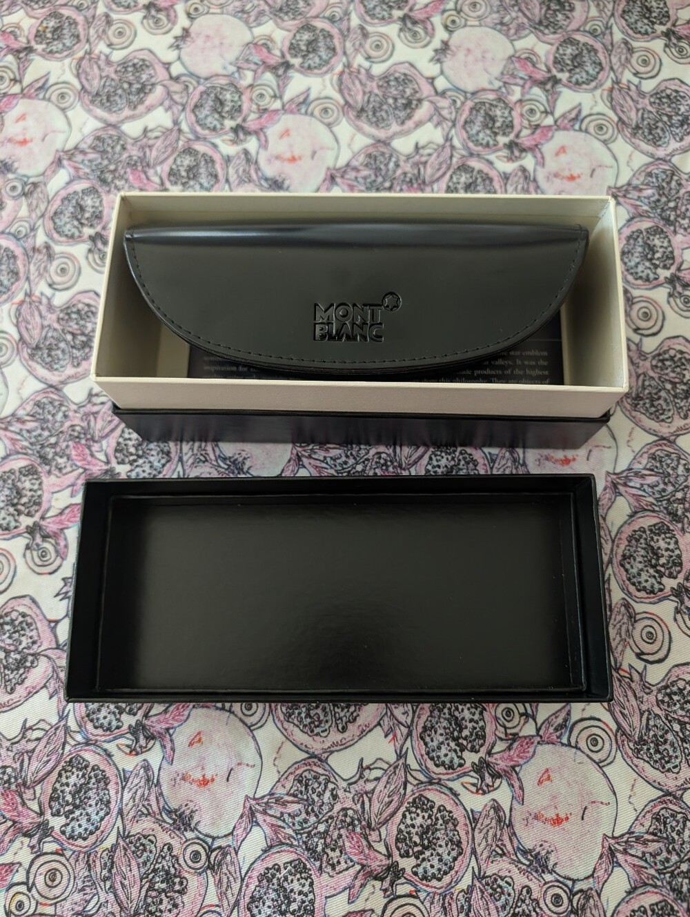 Montblanc Leather Glasses Case, Star Emblem, original white microfiber Cloth